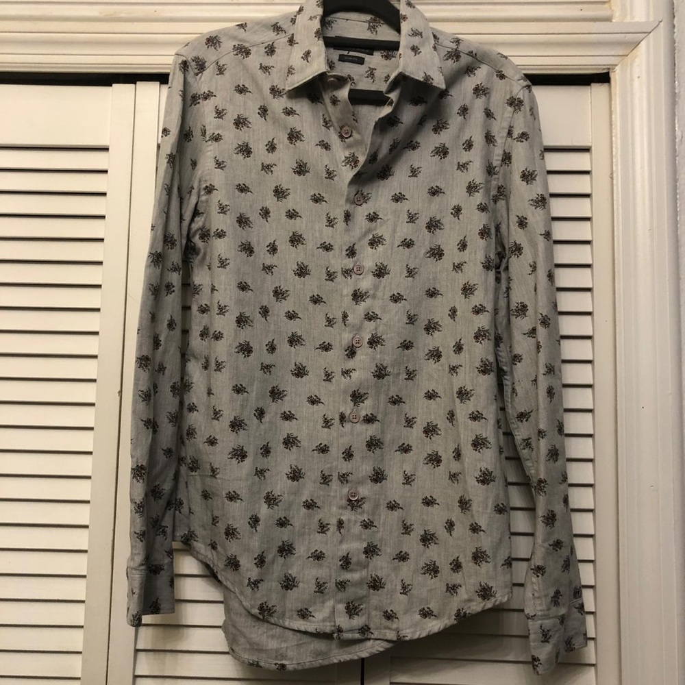 Men’s shirts (different sizes)